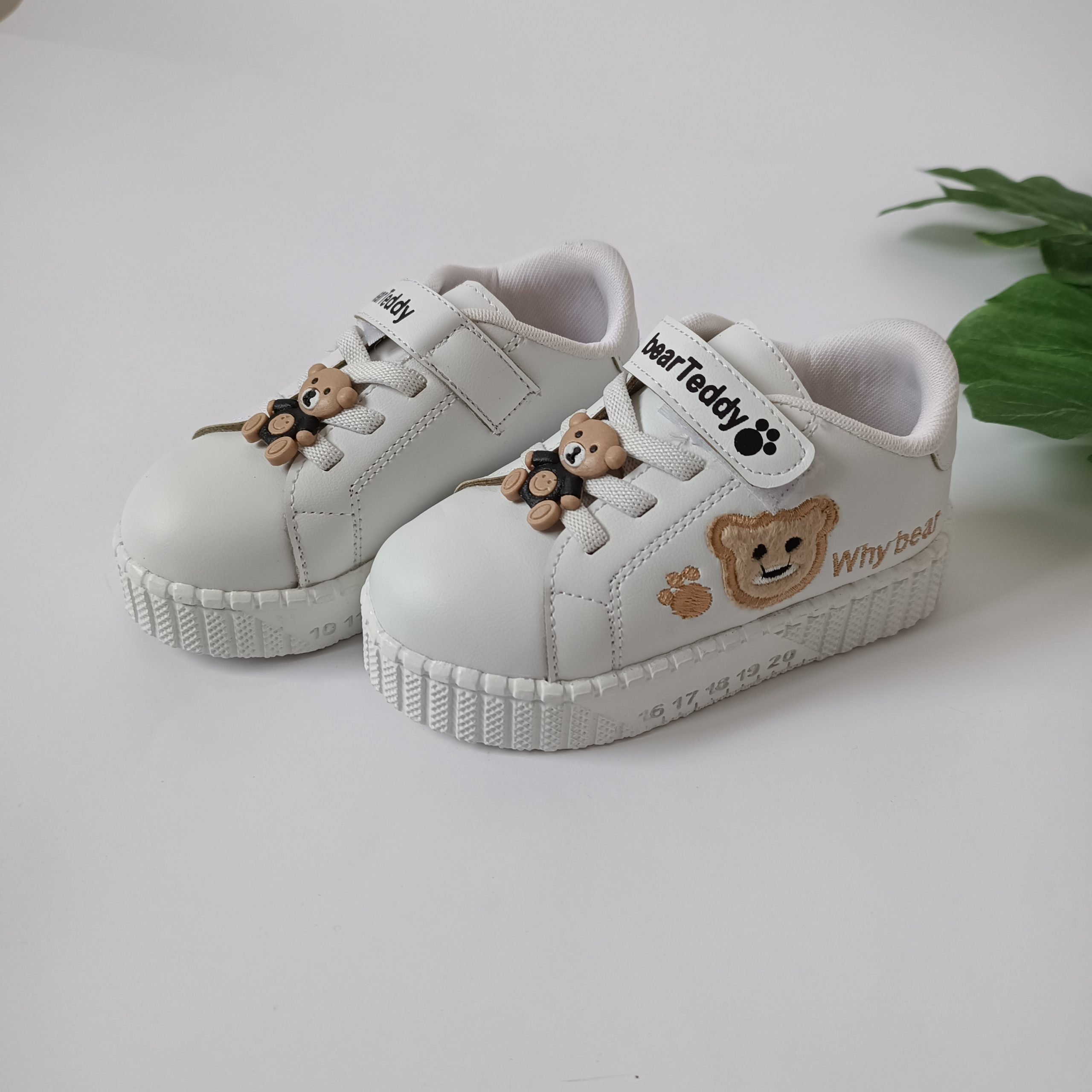 IMG_20240131_091308 کتونی یک چسبی - Image 1